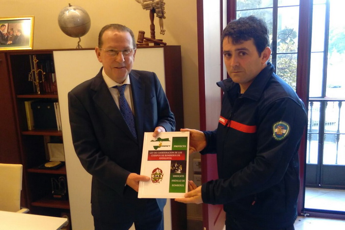 El Sindicato Andaluz de Bomberos propone un nuevo marco normativo para los cuerpos de bomberos de Andalucía